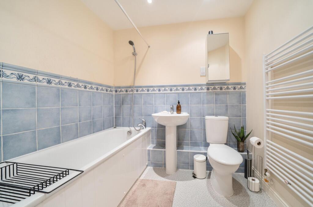 1340400-6-68a493f...