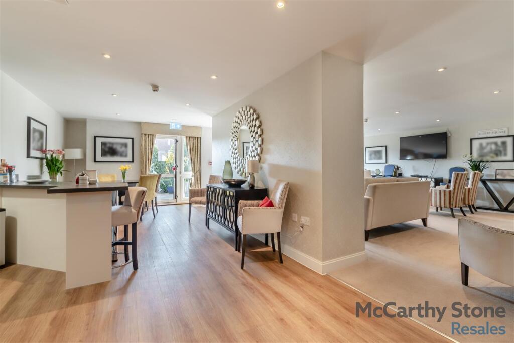 8638982-interior05.jpg