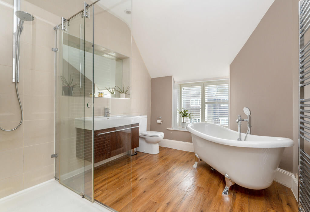 Stunning bathroom with Roll Top Bath and Shower