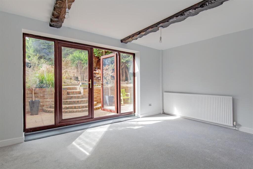 Reception Room-1.jpg