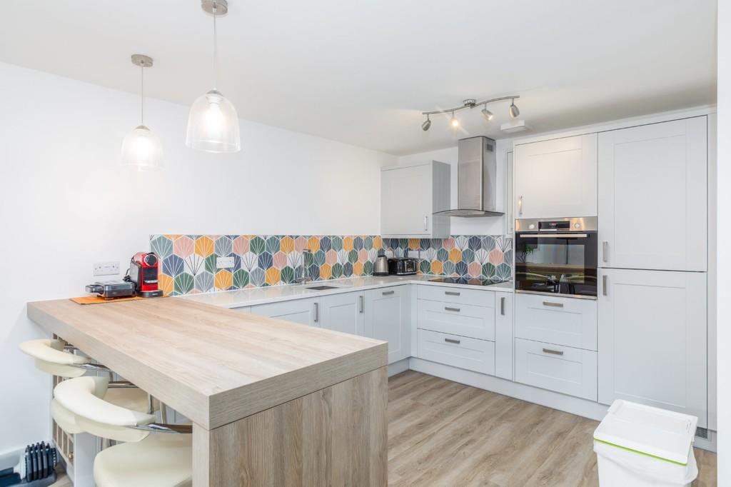 Kitchen/Breakfast...