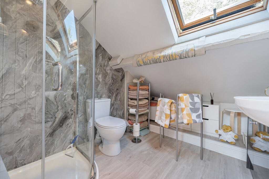 Bedroom 1 Ensuite