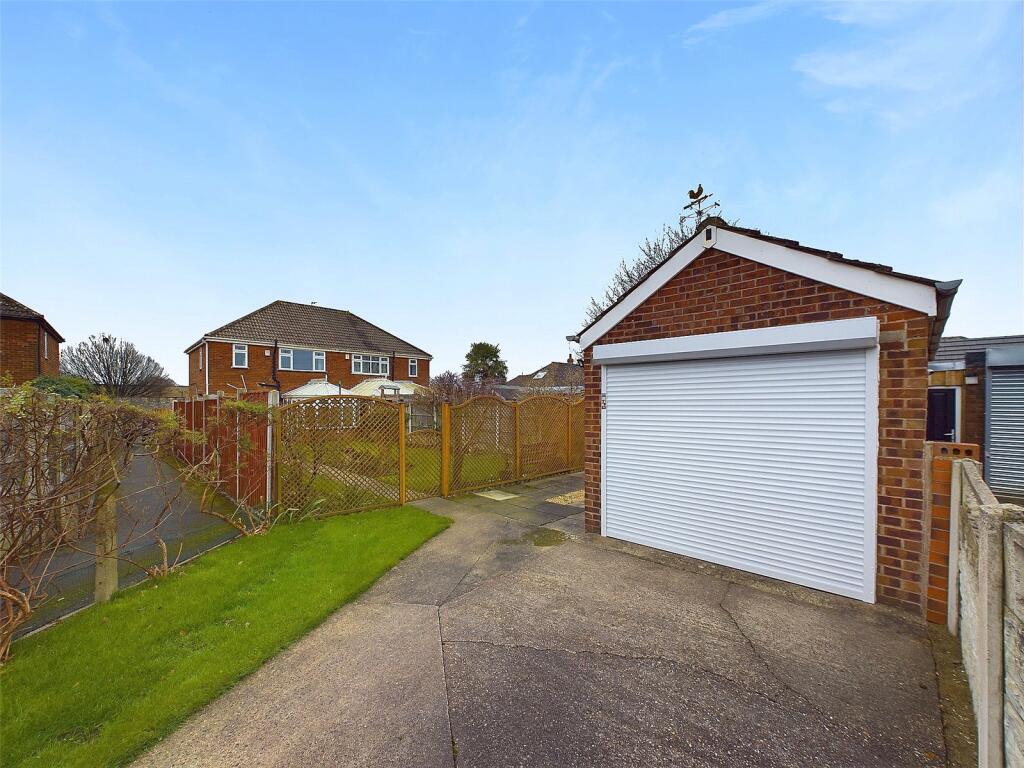 Garage/Driveway