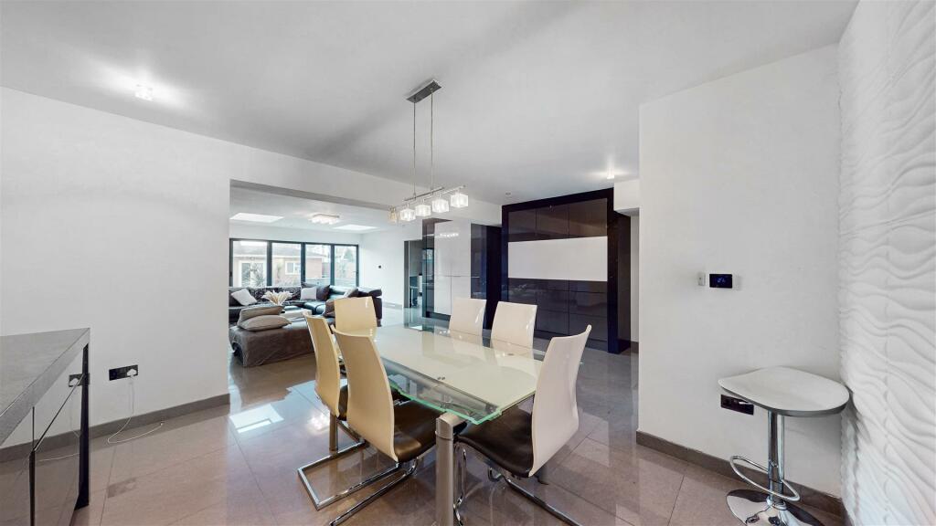 Dining area.jpg