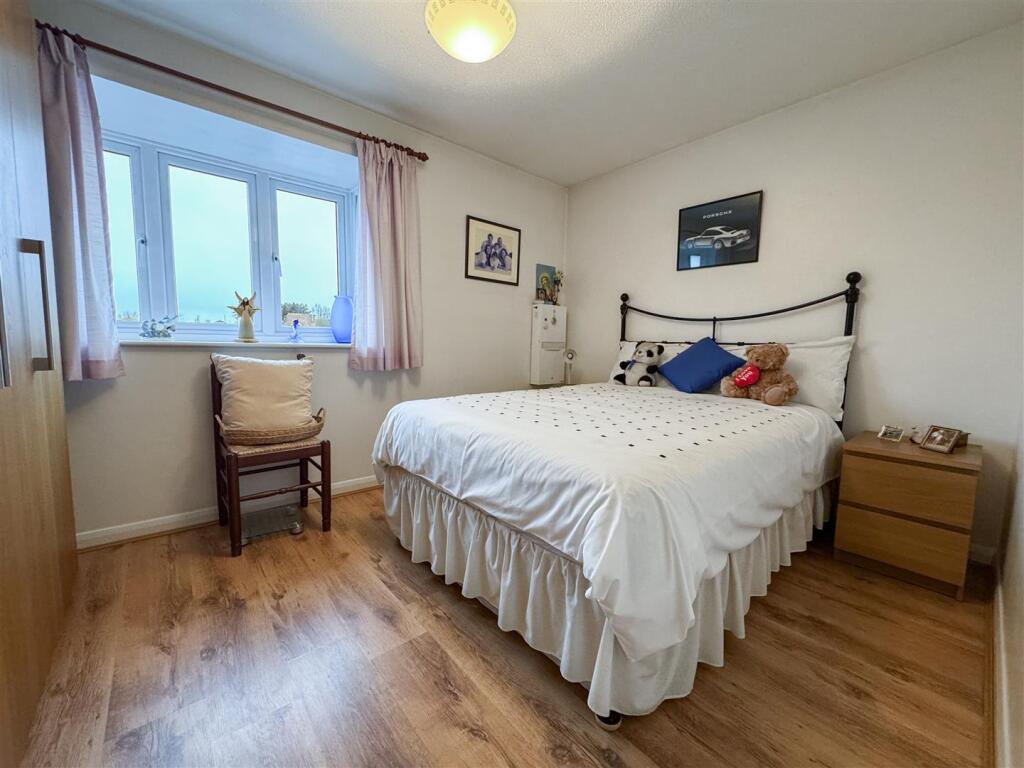 Bed 2.jpeg