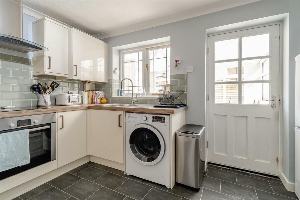 8616413-interior10v2.jpg