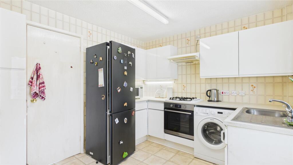 ZCAM05101G0-PR0042-STILL027 (4).jpg