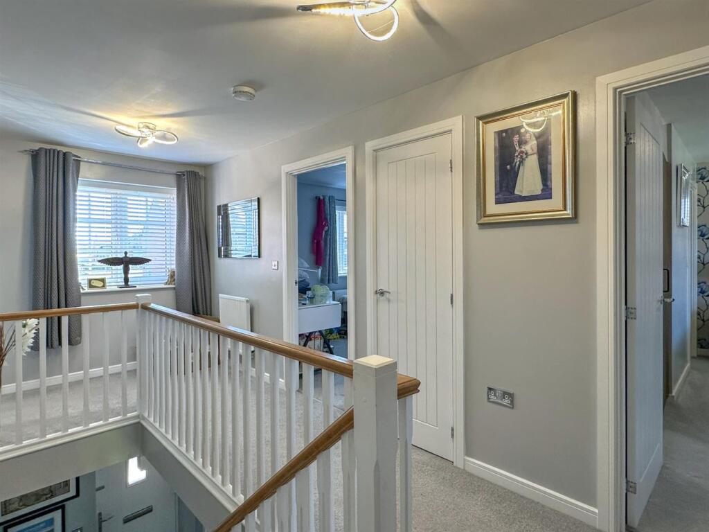 FIRST FLOOR LANDING