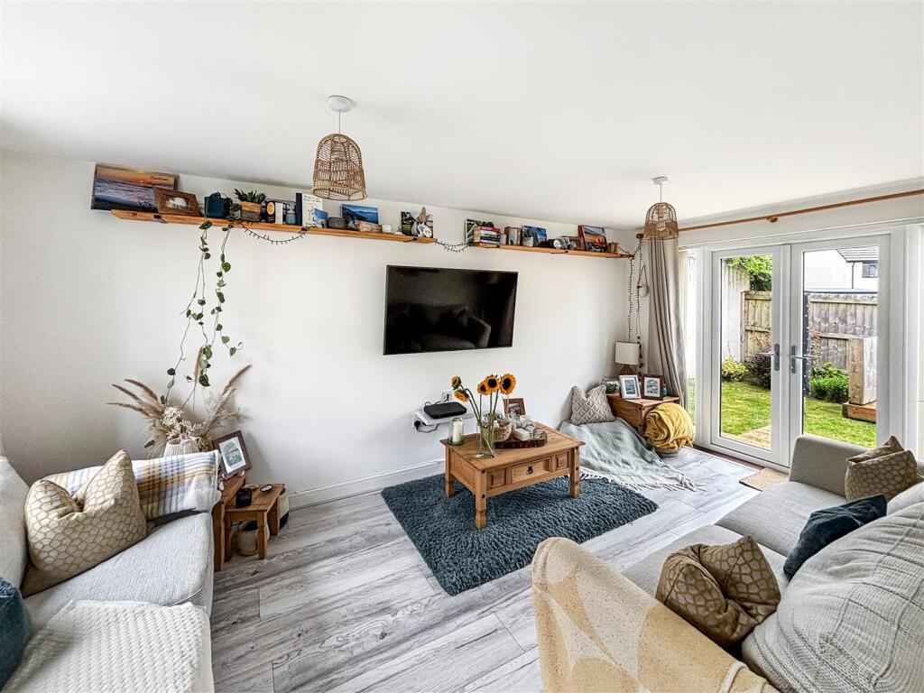 Living Room.jpg
