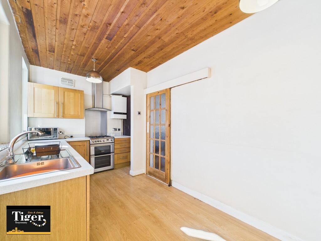 CAM02176G0-PR0534...