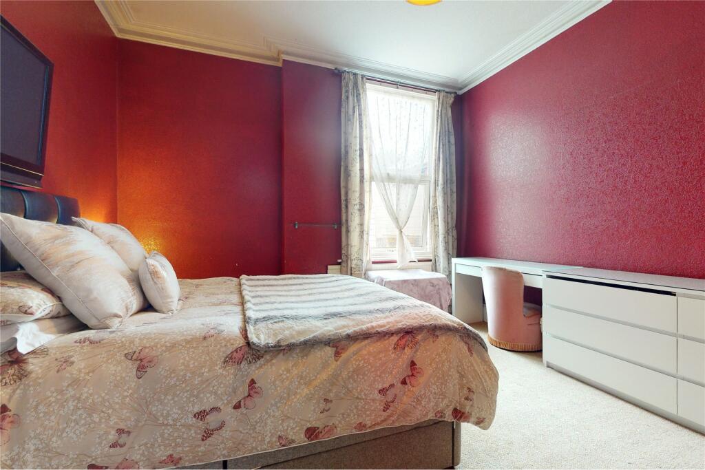 Ff - Bedroom