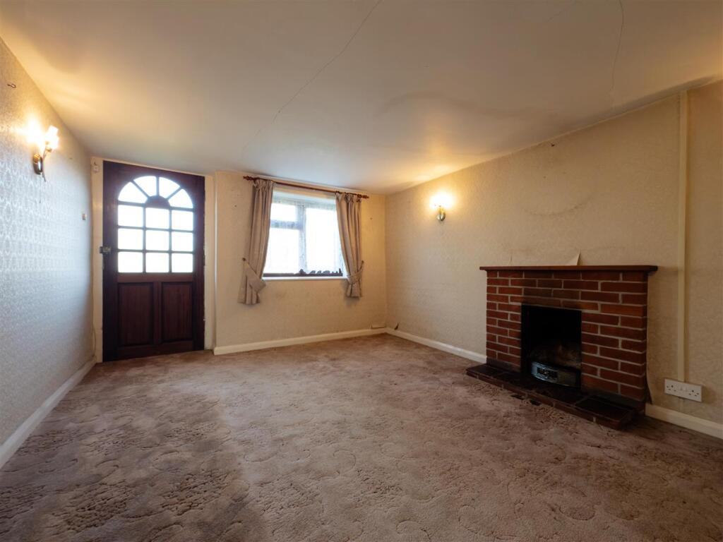 20250307110359 - IMG_4668 - 124 The Green, Wickham