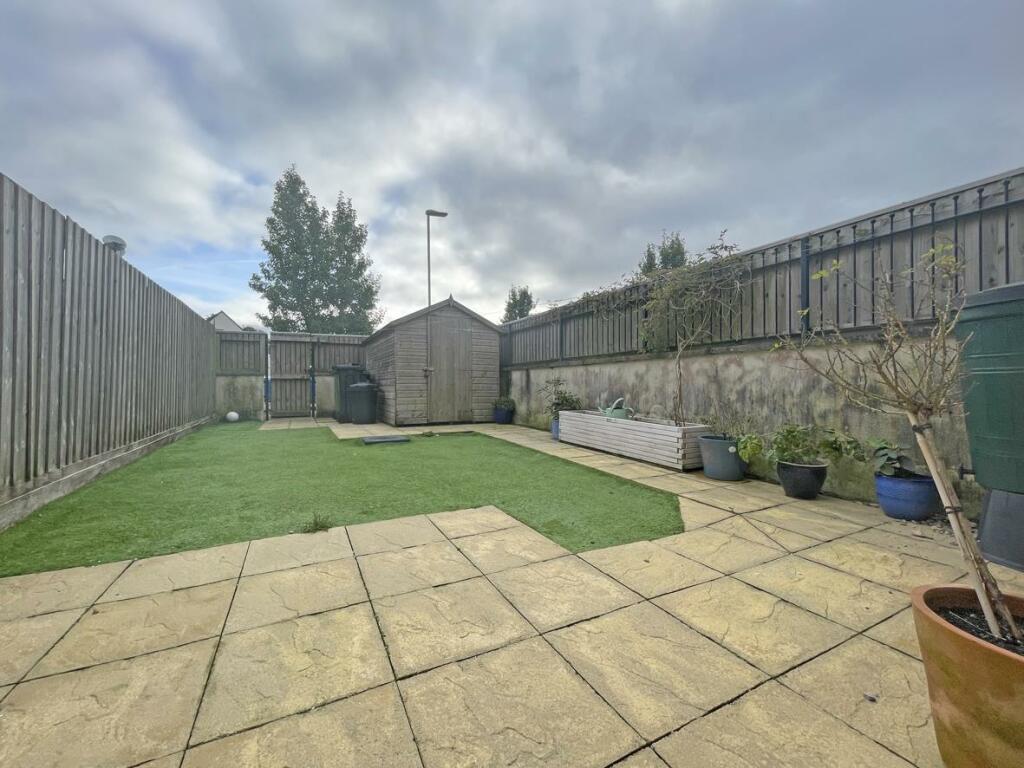 Marazion Way 16 Garden Front.jpg
