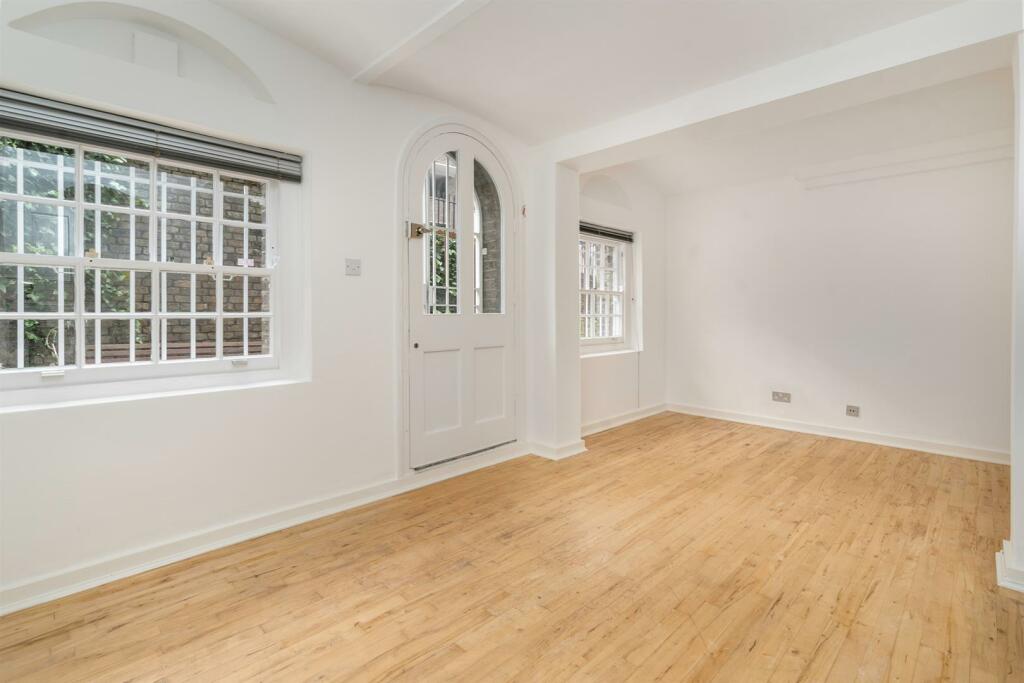 29 To Let 2 Bedroom Flat garden N1 EC1 www.steele.