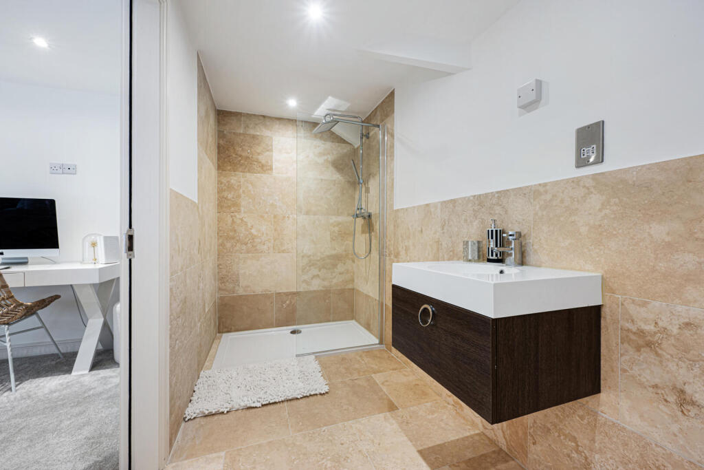 Ensuite
