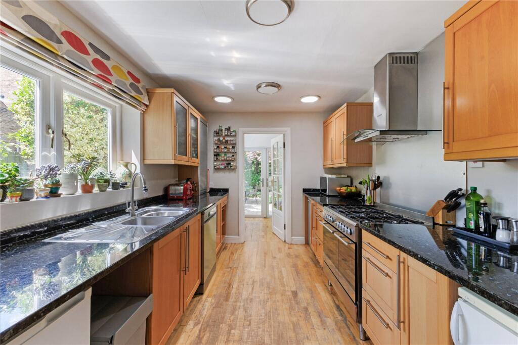 Kitchen/Dining