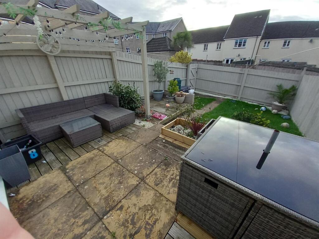 18 Donn Gdns Rear Gdn 2.jpg