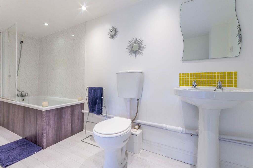 Ensuite Bathroom
