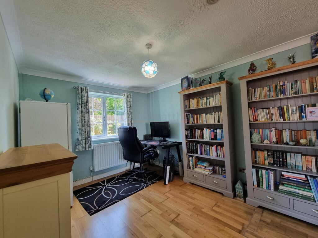 Lounge/Bedroom/Office