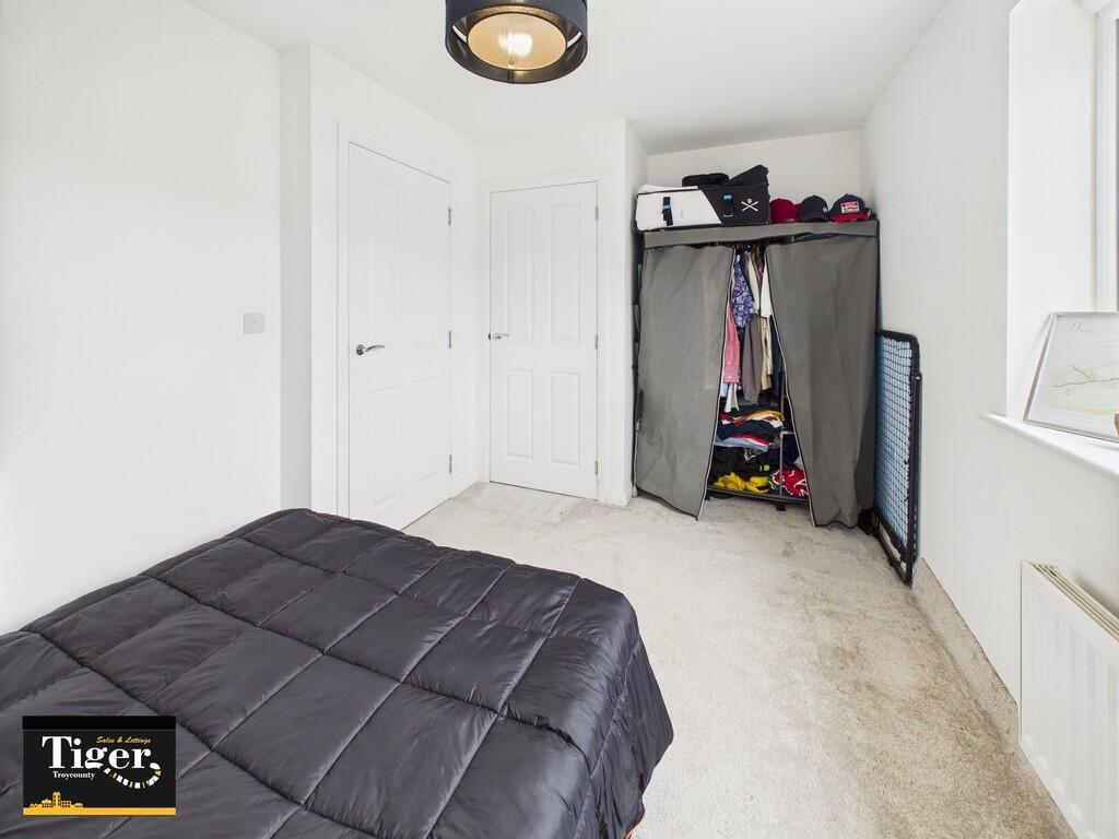 CAM02176G0-PR0684...