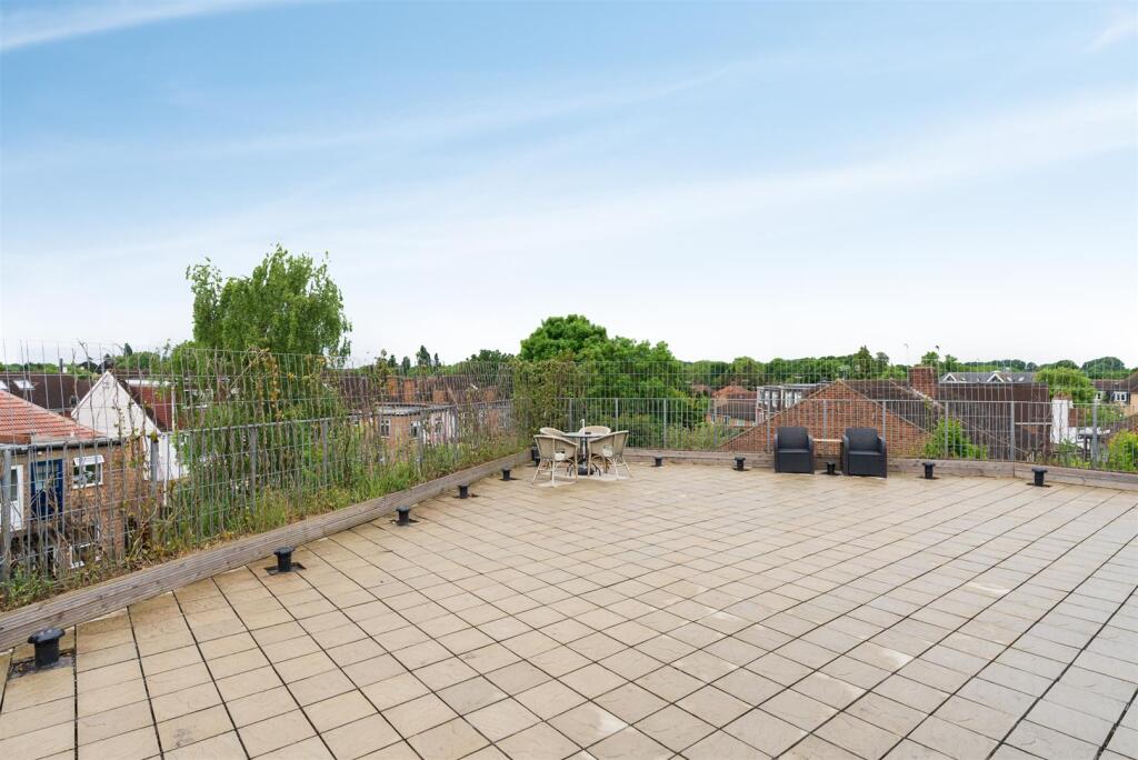 Communal Roof Terrace