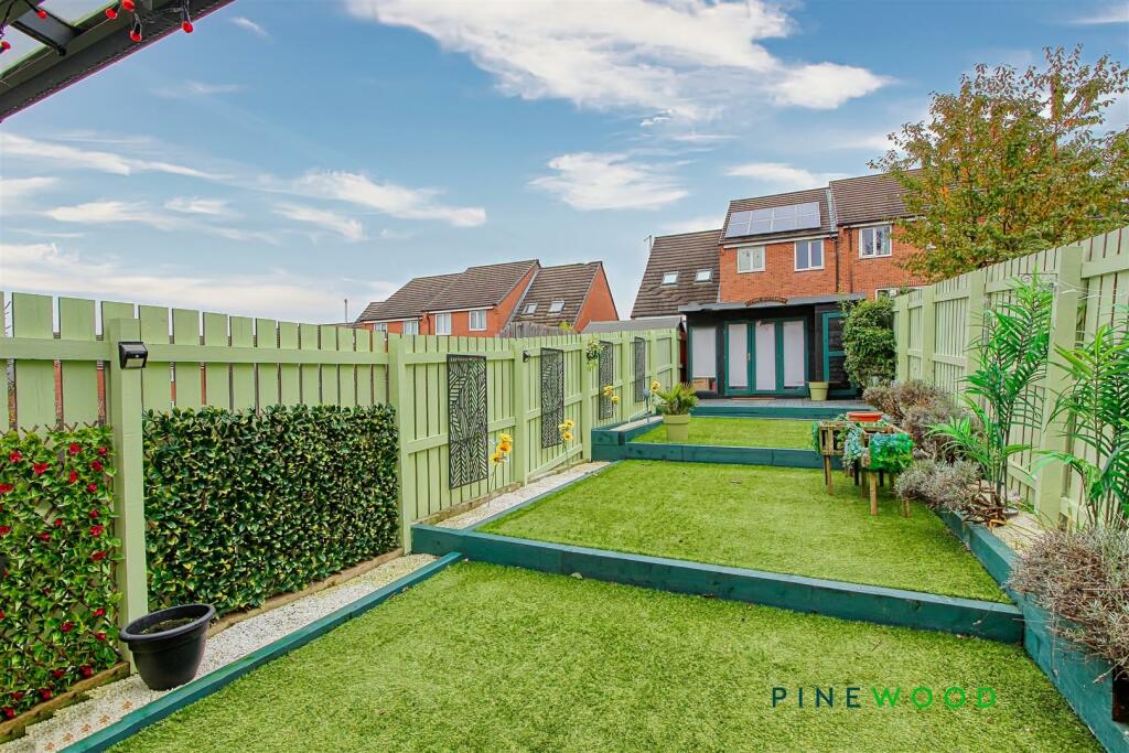 RWAR GARDEN