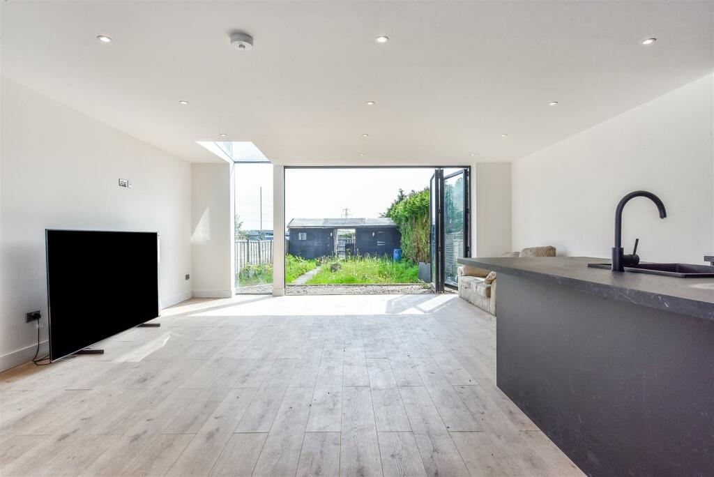 Lounge-Kitchen.jpg