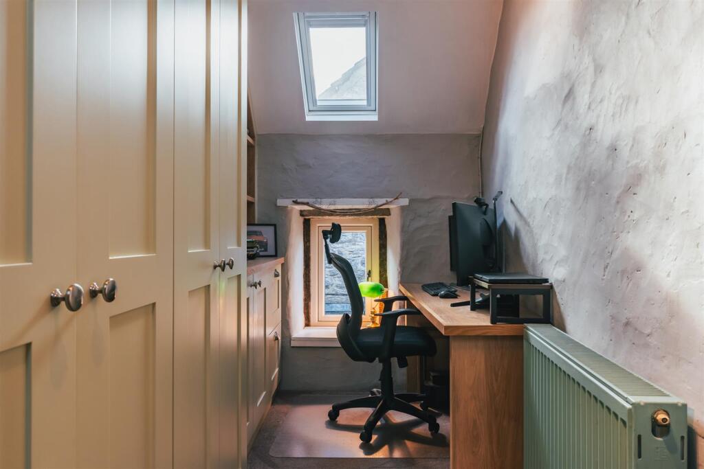 Bedroom 1 Office