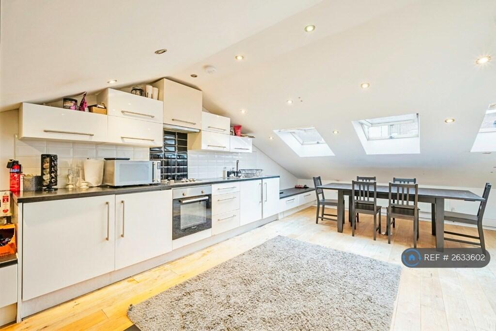 Breakfasting Kitchen