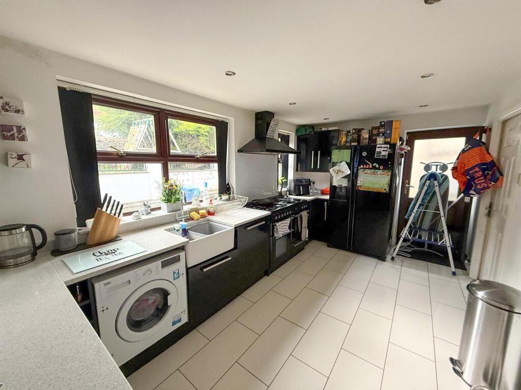 Four bed detached house, Silsden 10