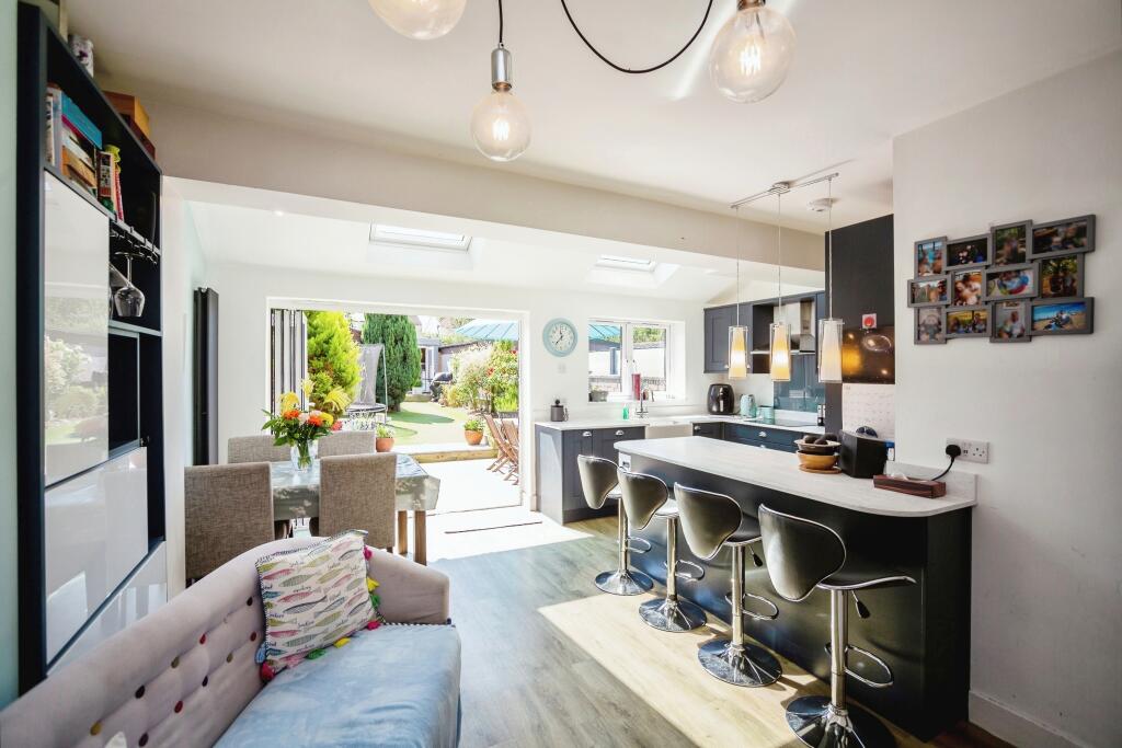 Kitchen/Breakfast