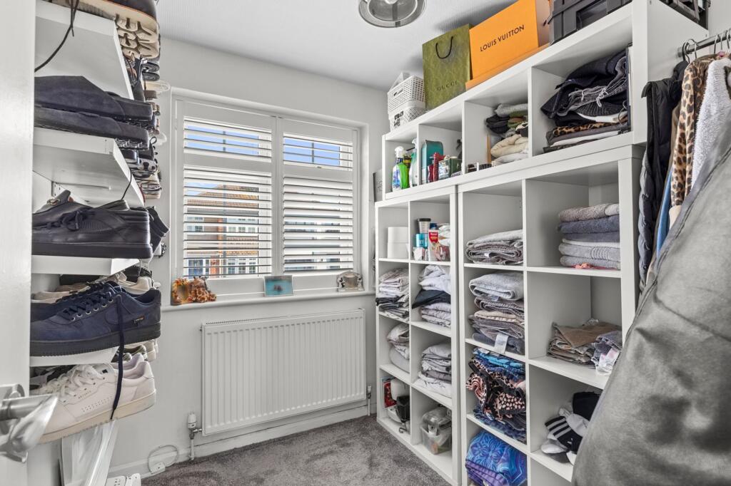 Bedroom / Walk-in Wardrobe