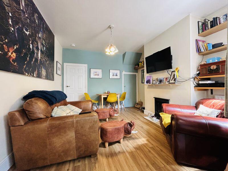 Sitting Room/Dining Room