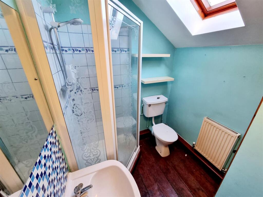 Shower room.jpg