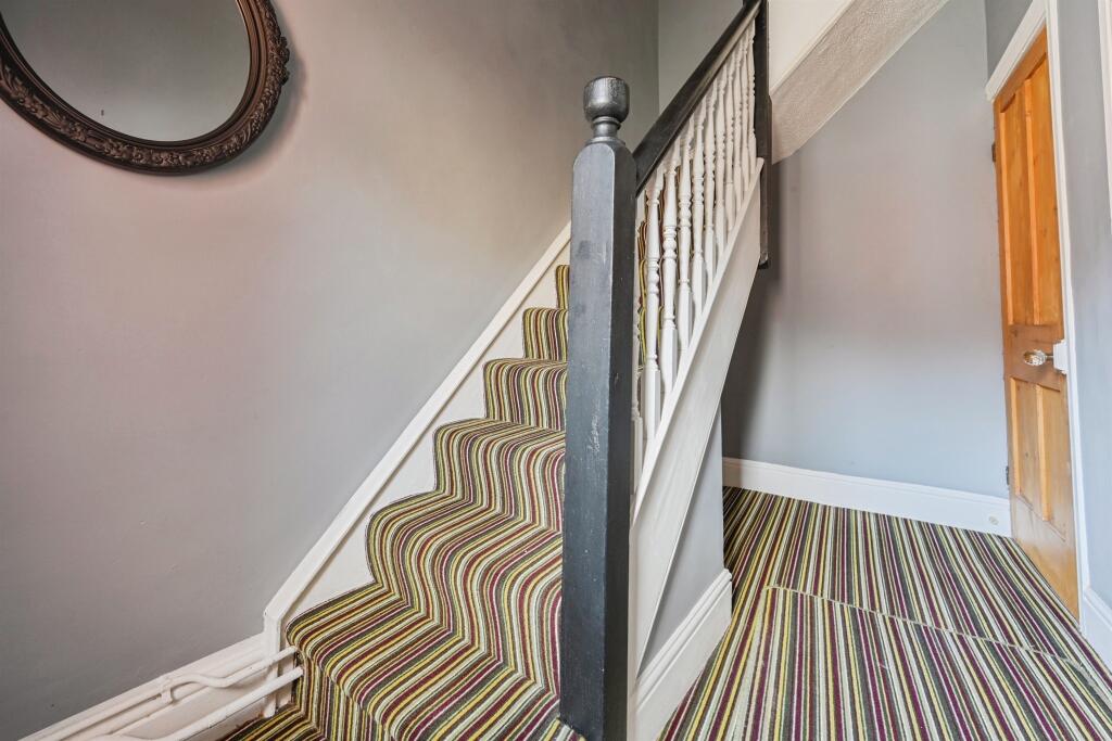 Entrance Hallway: