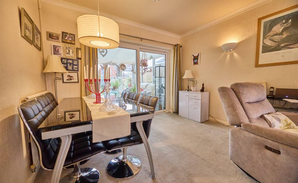 Chesterfield Way  15.jpg