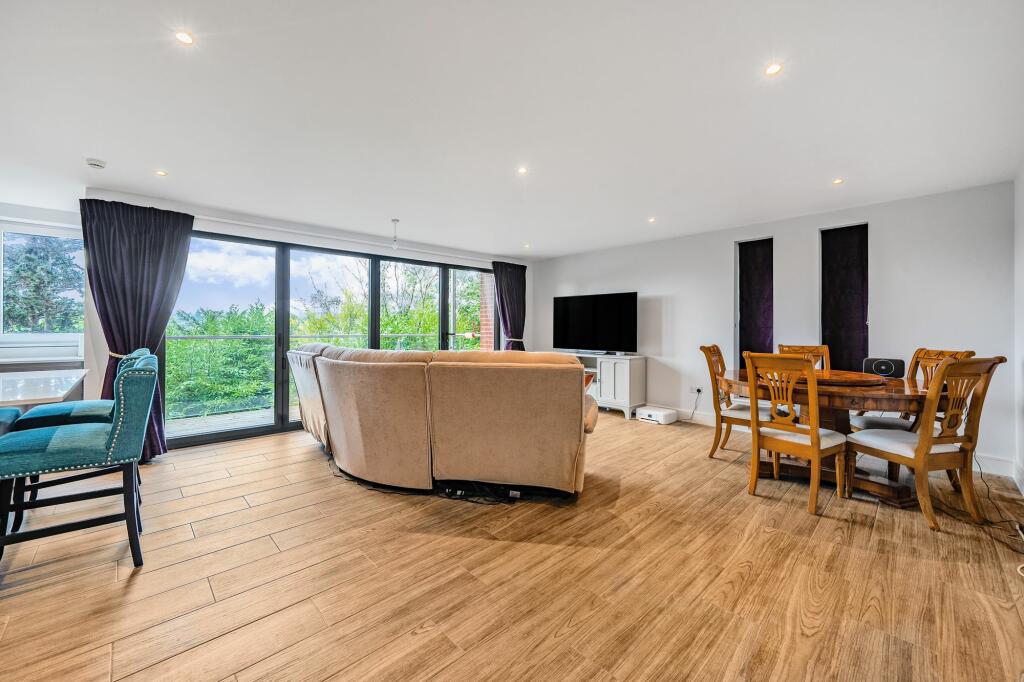 Kitchen/Breakfast Room/Lounge