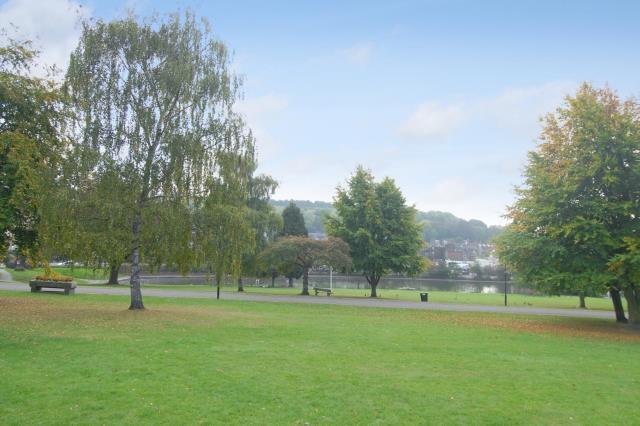 Lowndes Park