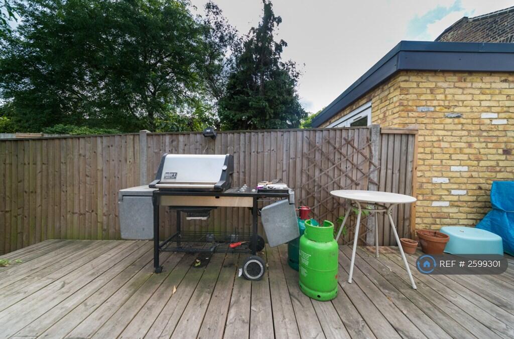 Decking &amp; Back Garden
