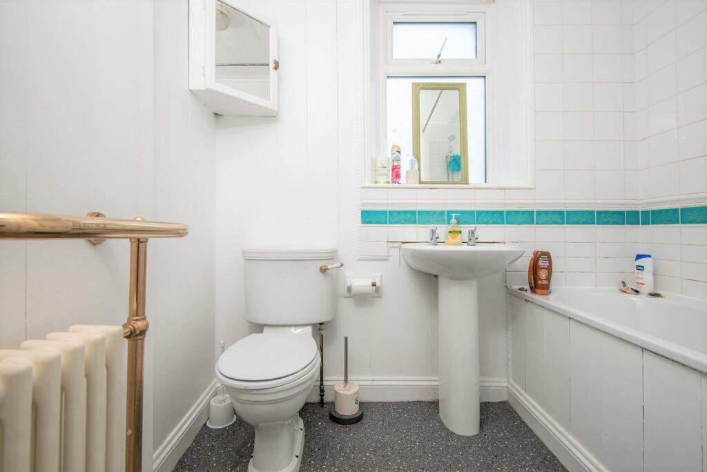 Bathroom.jpg