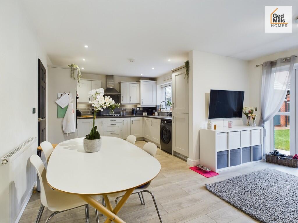 OPEN PLAN LIVING/...