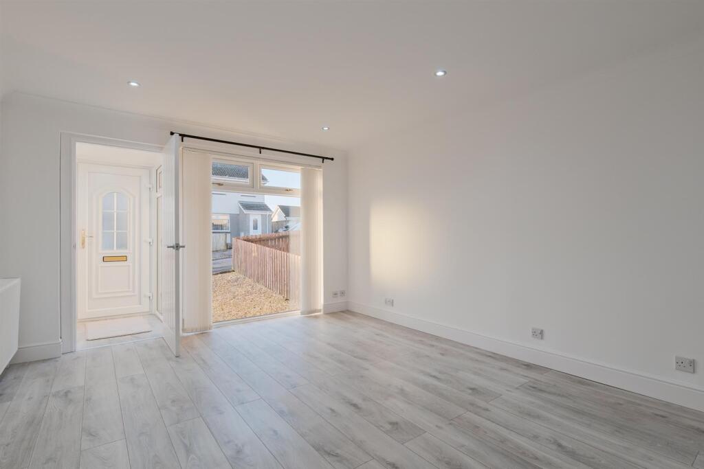 019-88 Currieside Avenue , Shotts , ML7 5RN.jpg