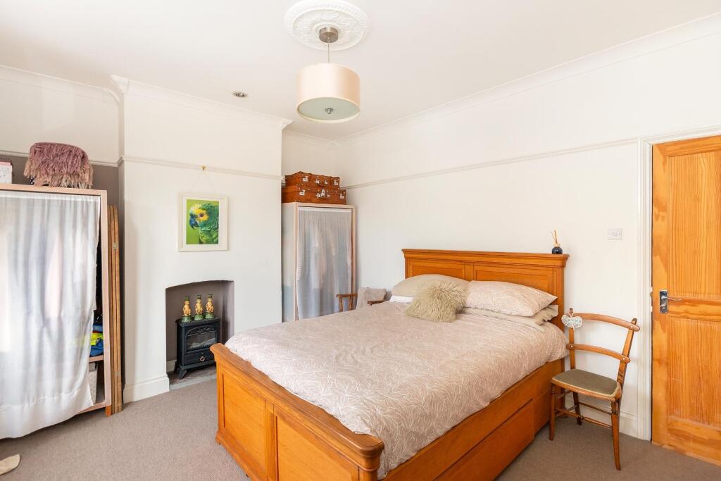 0W1SSE - Bedroom F.jpg