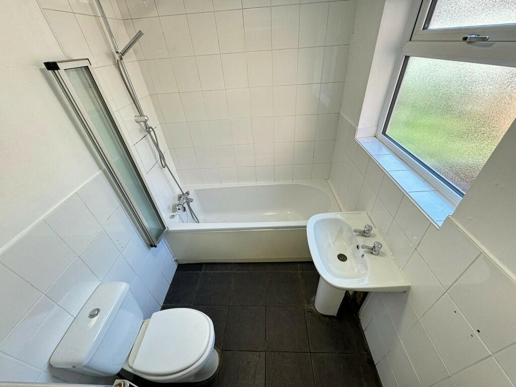 Ground Floor Bathroo