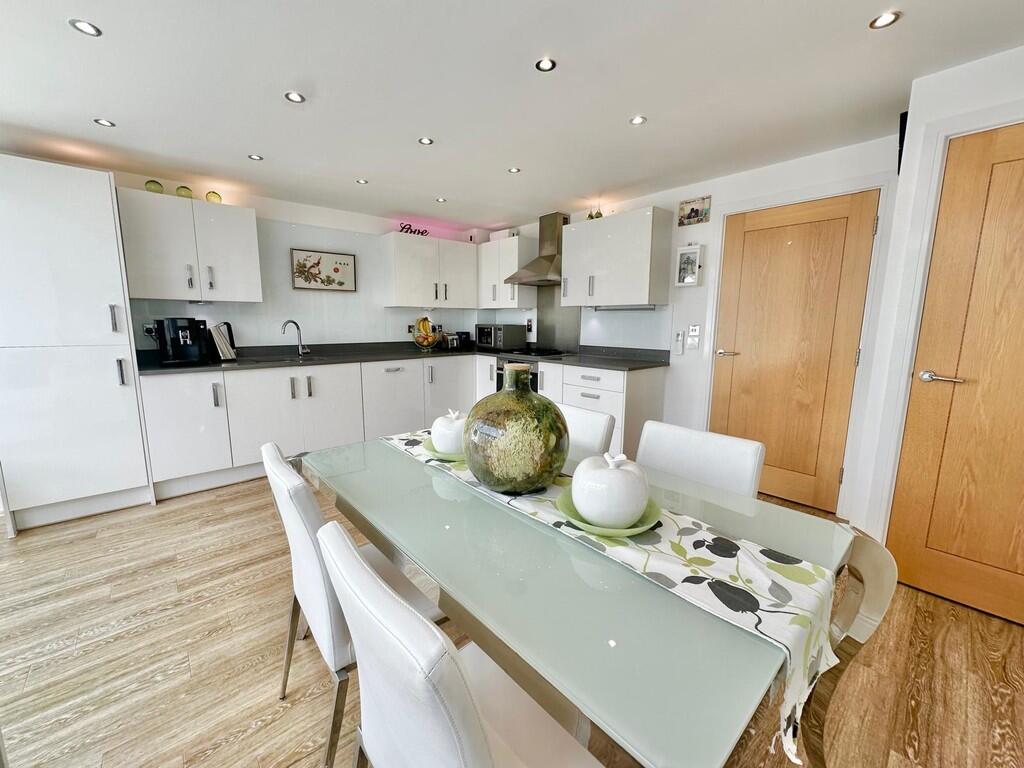 IMG-20250917-WA00...