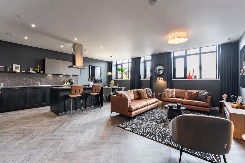 Lounge/Kitchen
