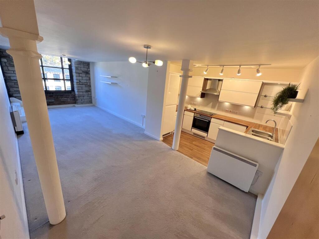 Living/Dining Kitchen