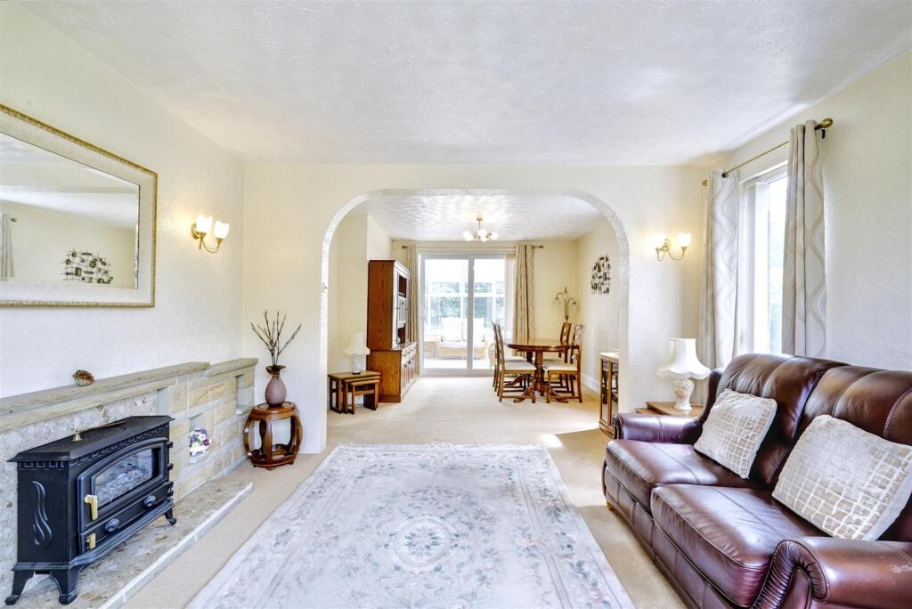 Lounge/Sitting Room
