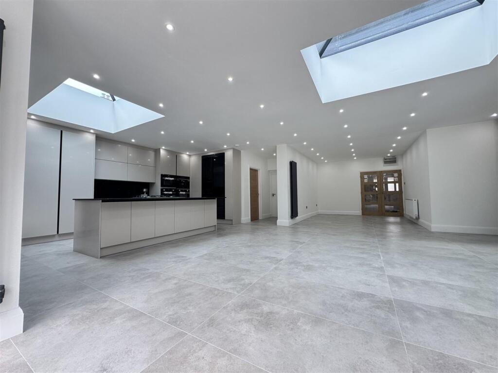 IMG_8812 (Large).JPG