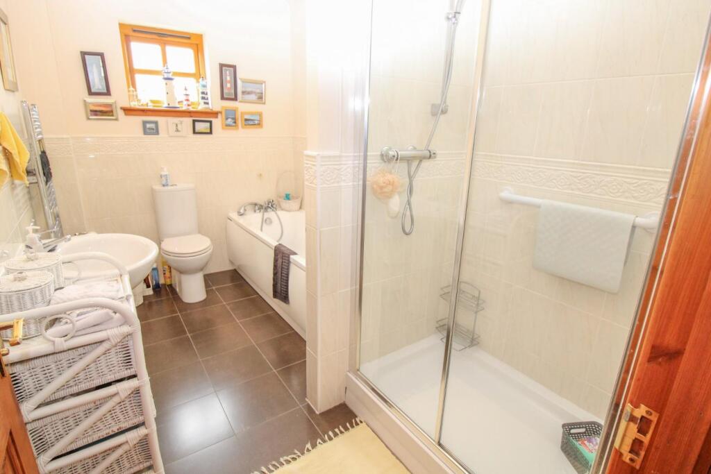 BATHROOM-2.jpg